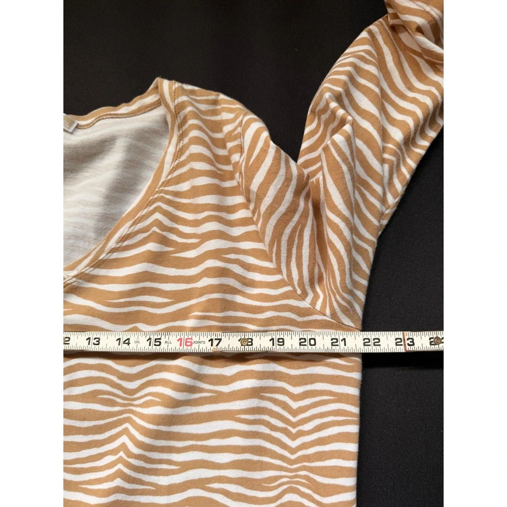 Michael Kors Women 1X Tan White Zebra Print V-Neck Long Sleeve Top Logo Bar Chic